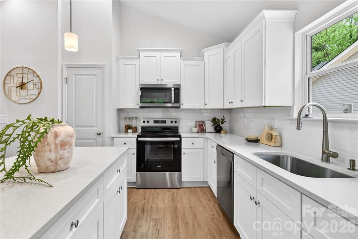 Property Photo:  302 Starr Street  NC 28034 