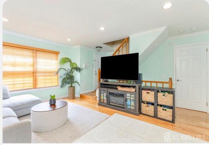 Property Photo:  40 Lantern Lane  NJ 08872 