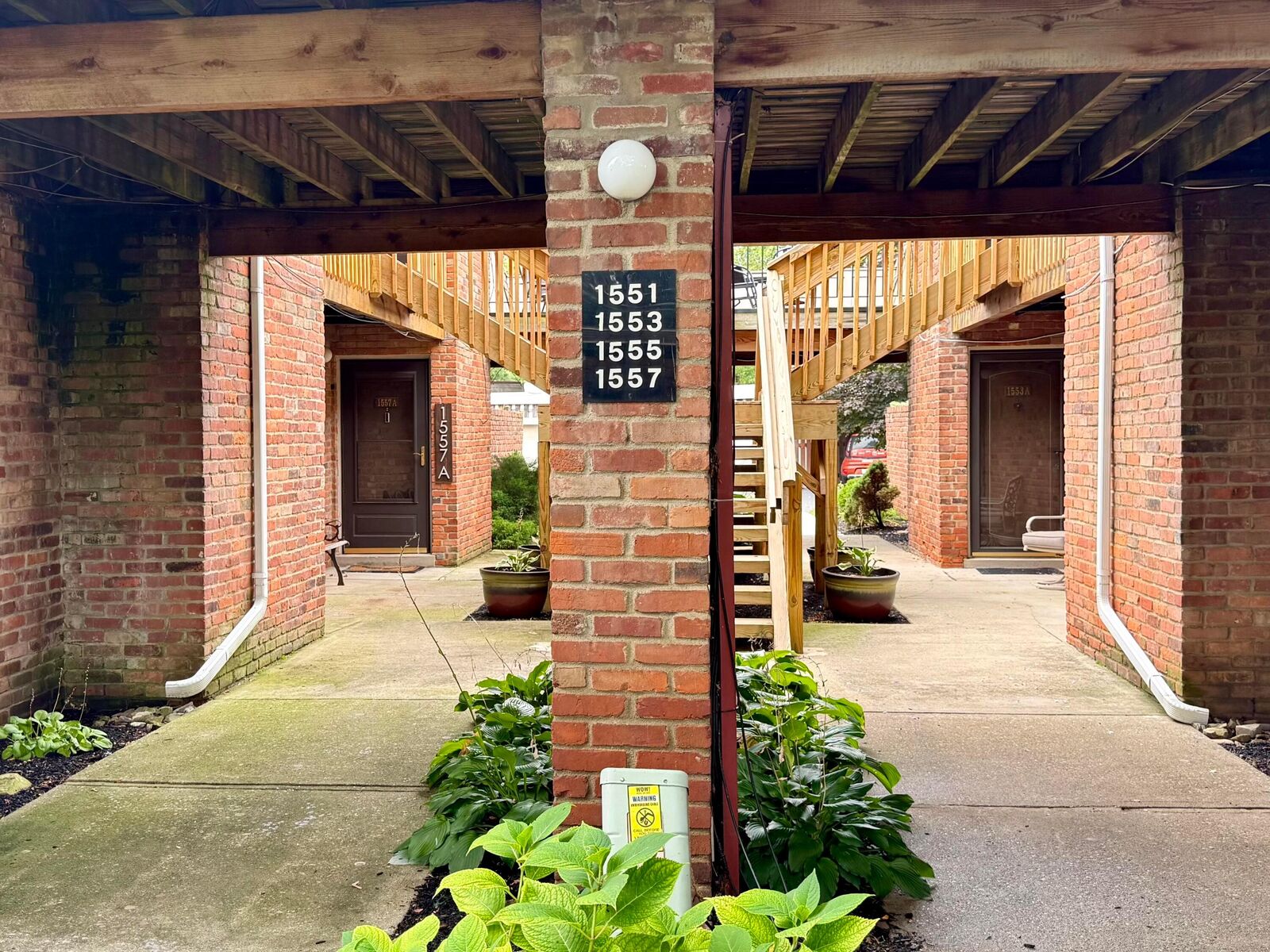 Property Photo:  1555 Lafayette Drive  OH 43220 
