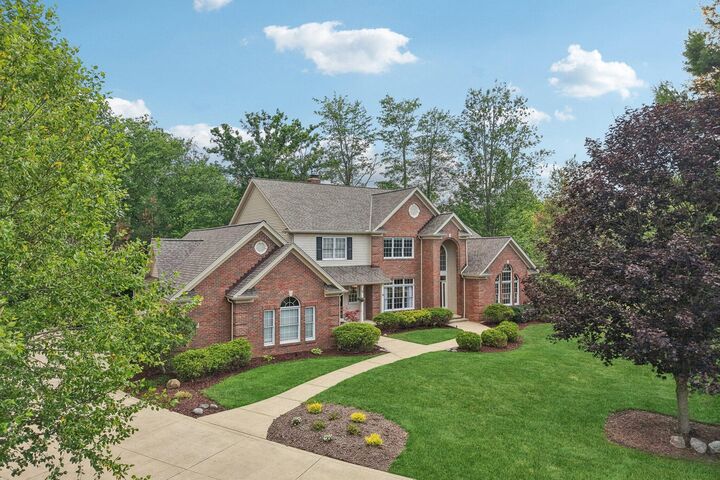 Property Photo: 37540 Delamere Court OH 44139
