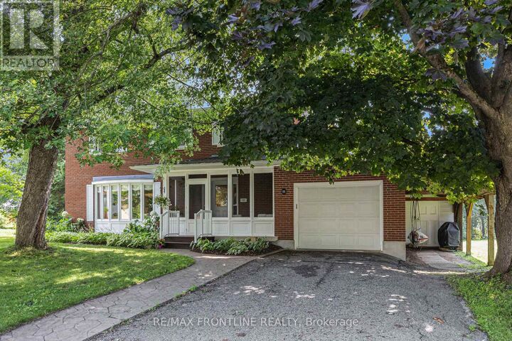 Property Photo:  12 Glenview Crescent  ON K7H 2L2 