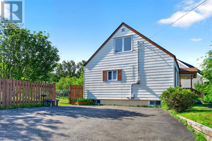 Property Photo:  22 Tunis Court  NL A1A 1T9 