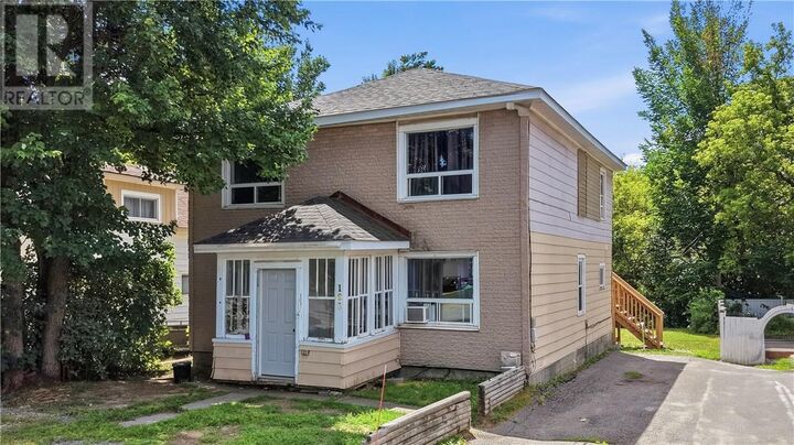 Property Photo: 193 Dufferin Street ON P3C 4W7