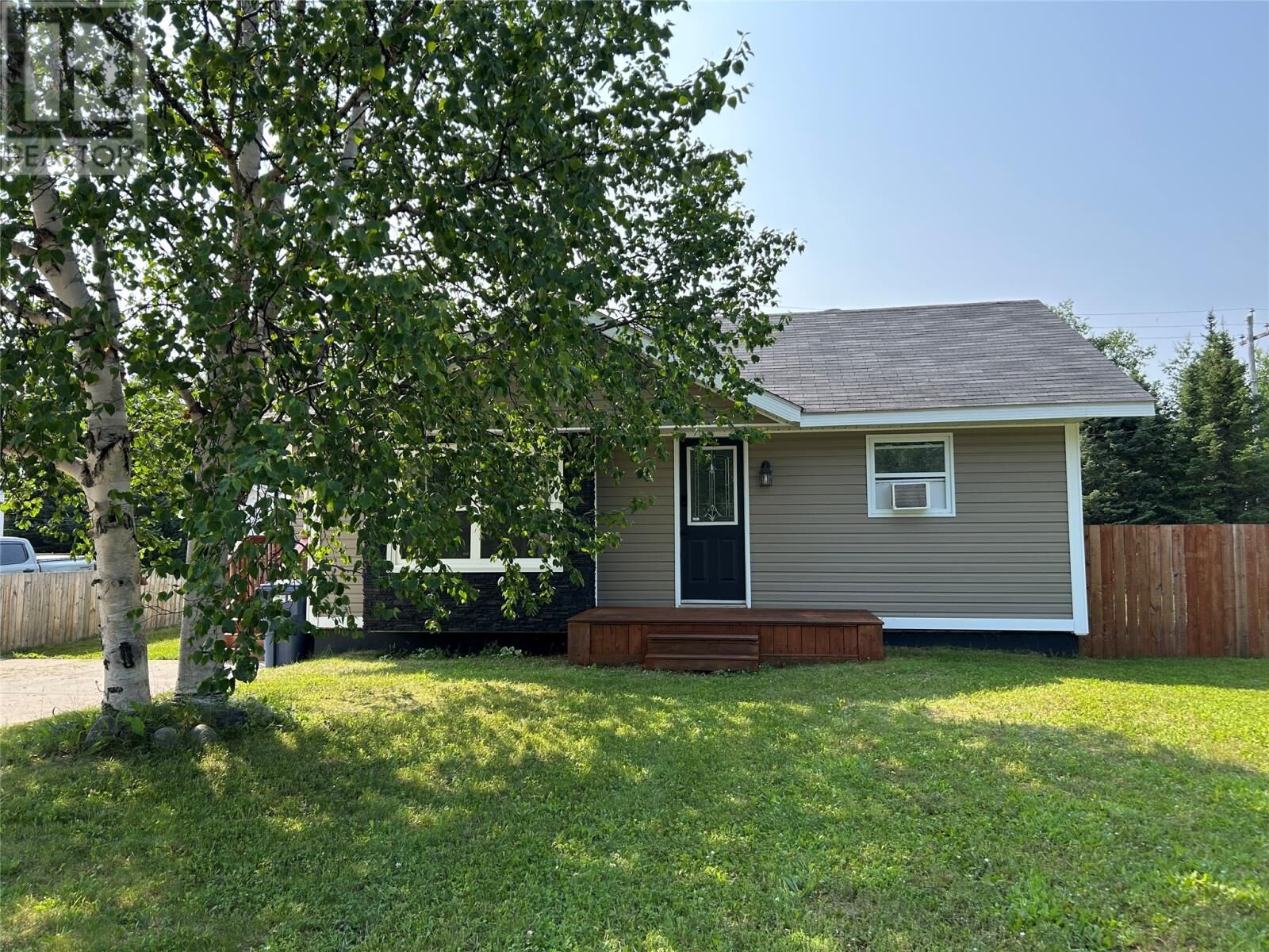 Property Photo: 28 Spruce Avenue NL A0P 1C0
