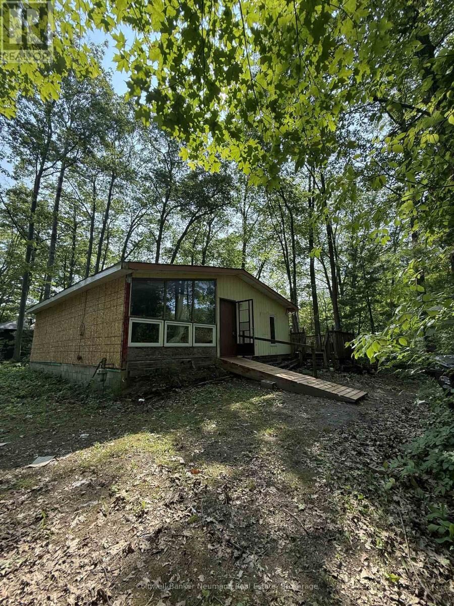 Property Photo: 808 Oxbow Park Drive ON L9Z 2V1