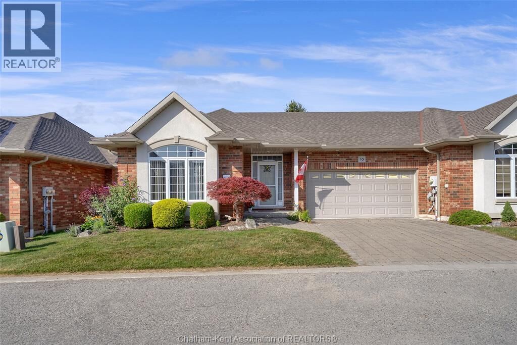 Property Photo:  10 Oakgrove Lane  ON N7L 5R9 