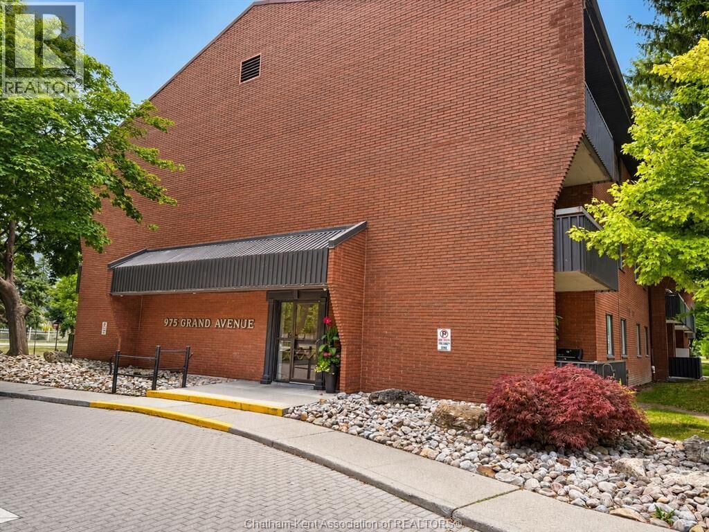 Property Photo:  975 Grand Avenue West 304  ON N7L 4Z6 