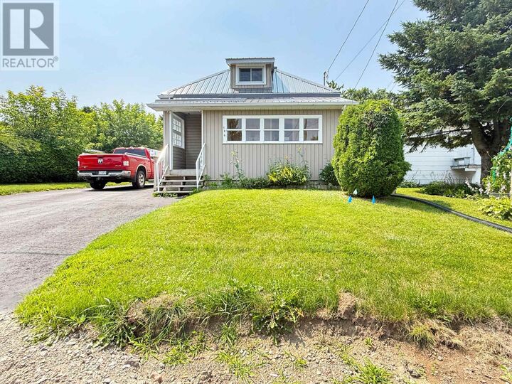 Property Photo:  786 Seventh Street  ON K7V 1B7 