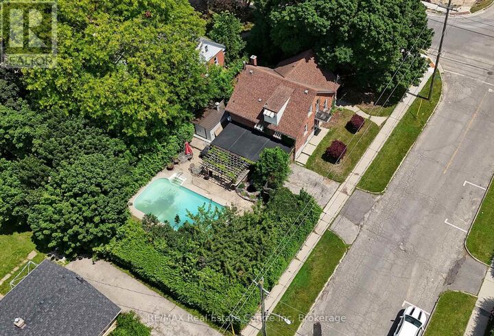 Property Photo:  285 Albert Street West  ON N2L 3T9 
