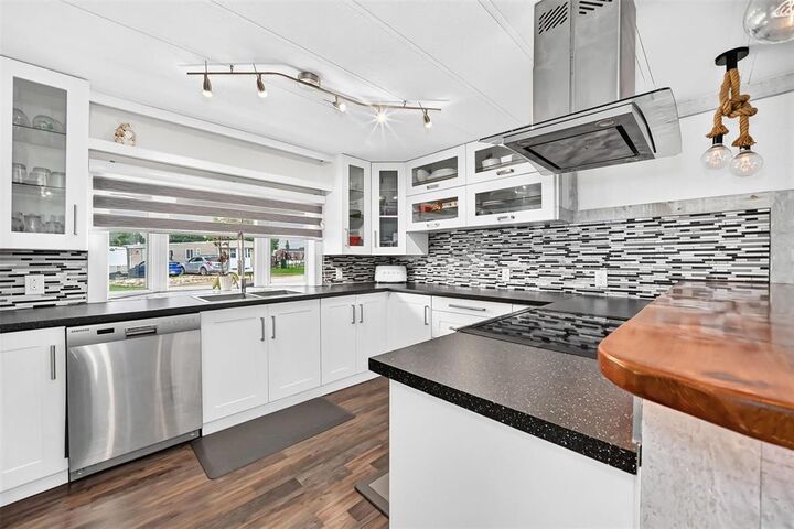 Property Photo: 22 Louise Street MB R1C 0H3