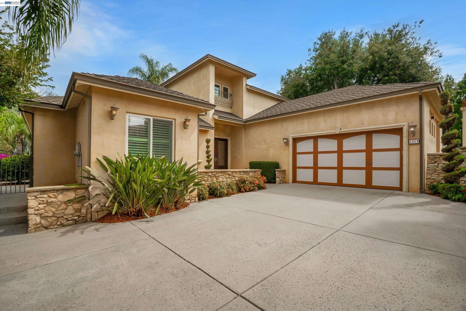 Property Photo:  1315 Skelton Ave  CA 94536 