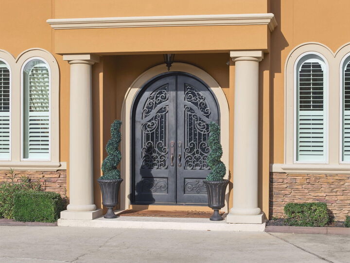 Property Photo: 2008 Fontainebleau Court FL 32566