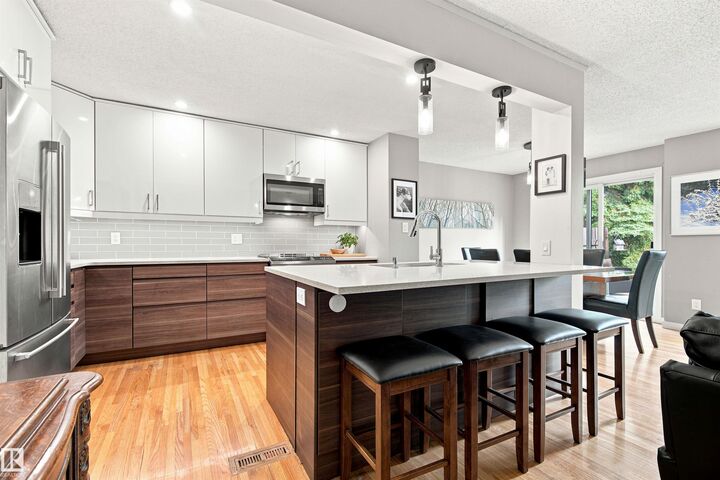 Property Photo:  141 Hearthstone NW  AB T6H 5E5 