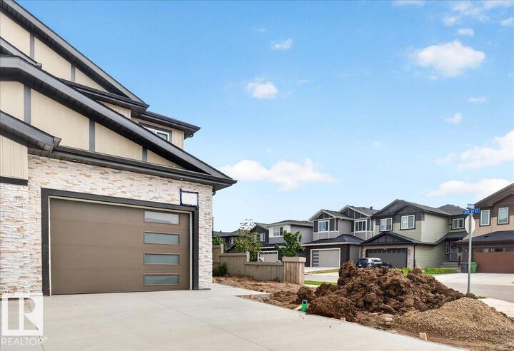 Property Photo: 3902 40 Avenue AB T4X 3B5