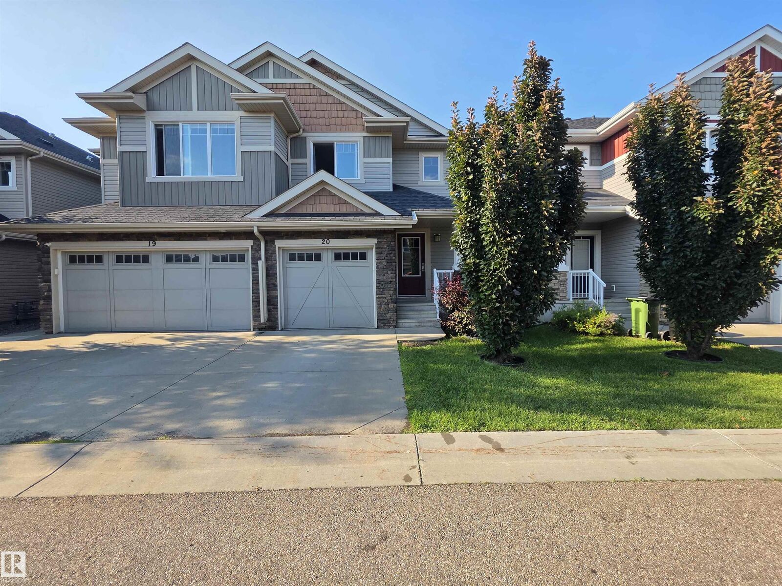 Property Photo:  2004 Trumpeter Way NW 20  AB T5S 0J9 