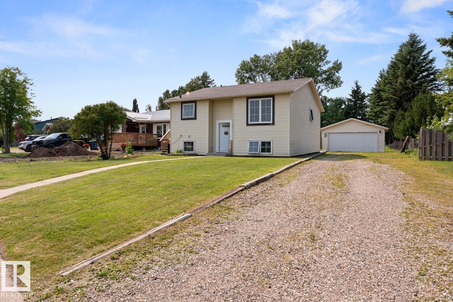 Property Photo:  1801 Forest Drive  AB T9M 1L7 
