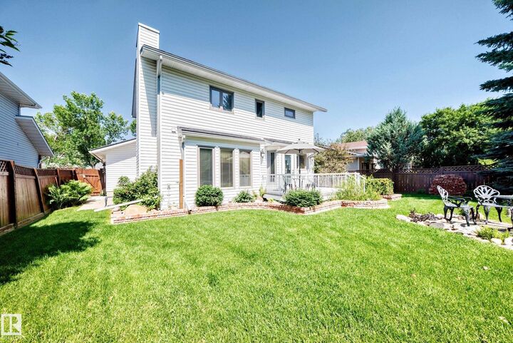Property Photo: 53 Coachman Way AB T8H 1B8