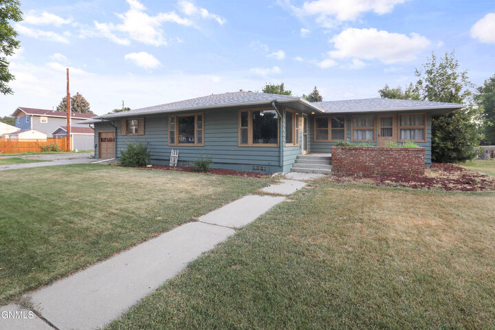 Property Photo: 315 20th Street E ND 58801