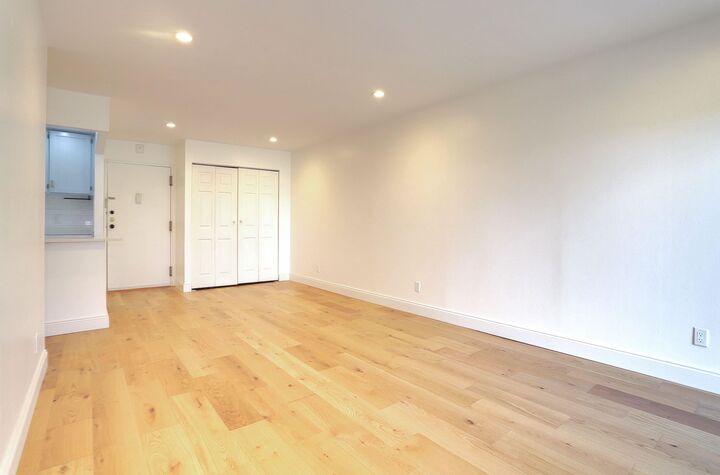 Property Photo: 1111 River Rd G7 NJ 07020