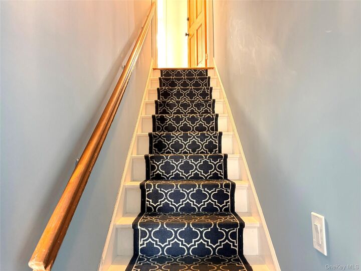 Property Photo:  270 Gainsborg Avenue E 2nd Floor  NY 10604 