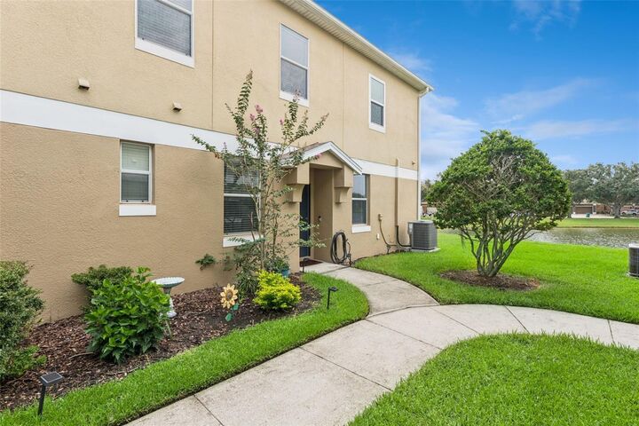 Property Photo:  1668 Scarlet Oak Loop C  FL 34787 