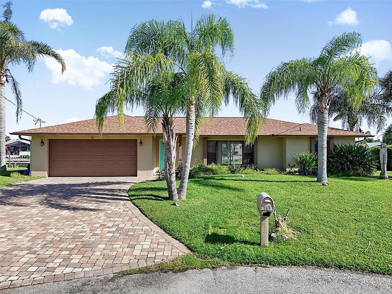 Property Photo:  10 Crow Court  FL 32137 