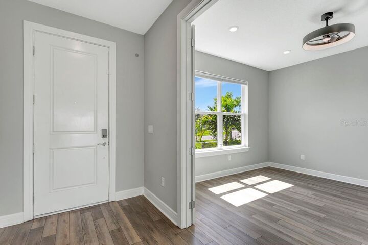 Property Photo: 9909 Longmeadow Avenue FL 34219
