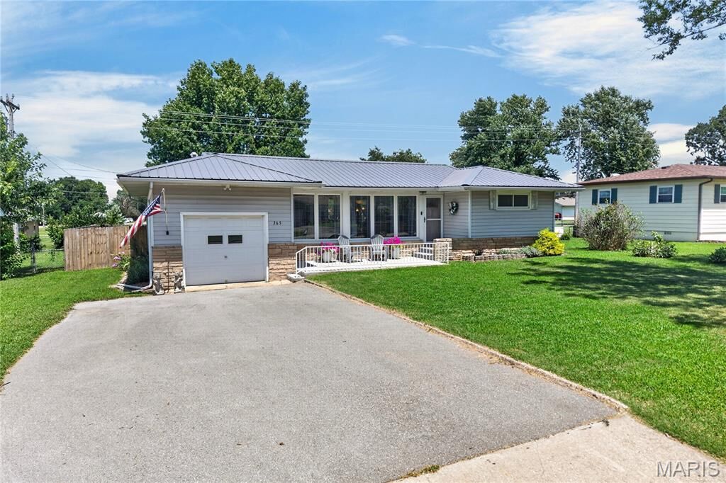 Property Photo: 365 Fairfax Drive MO 65536