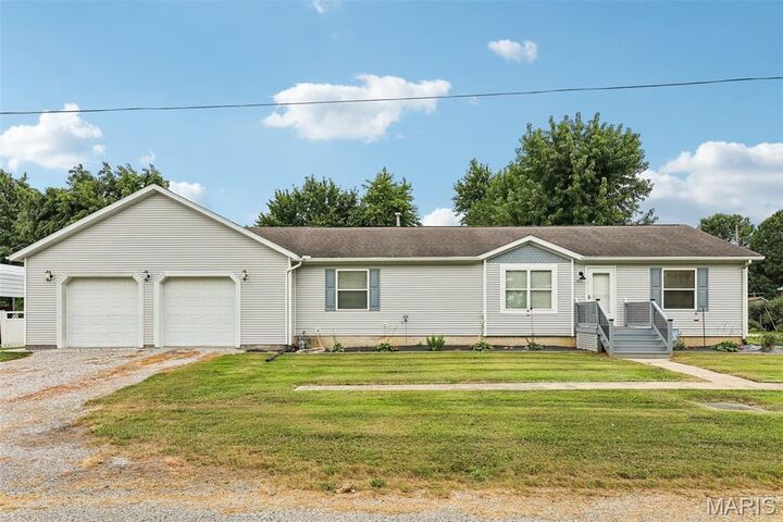 Property Photo: 510 W Douglas Street IL 62074