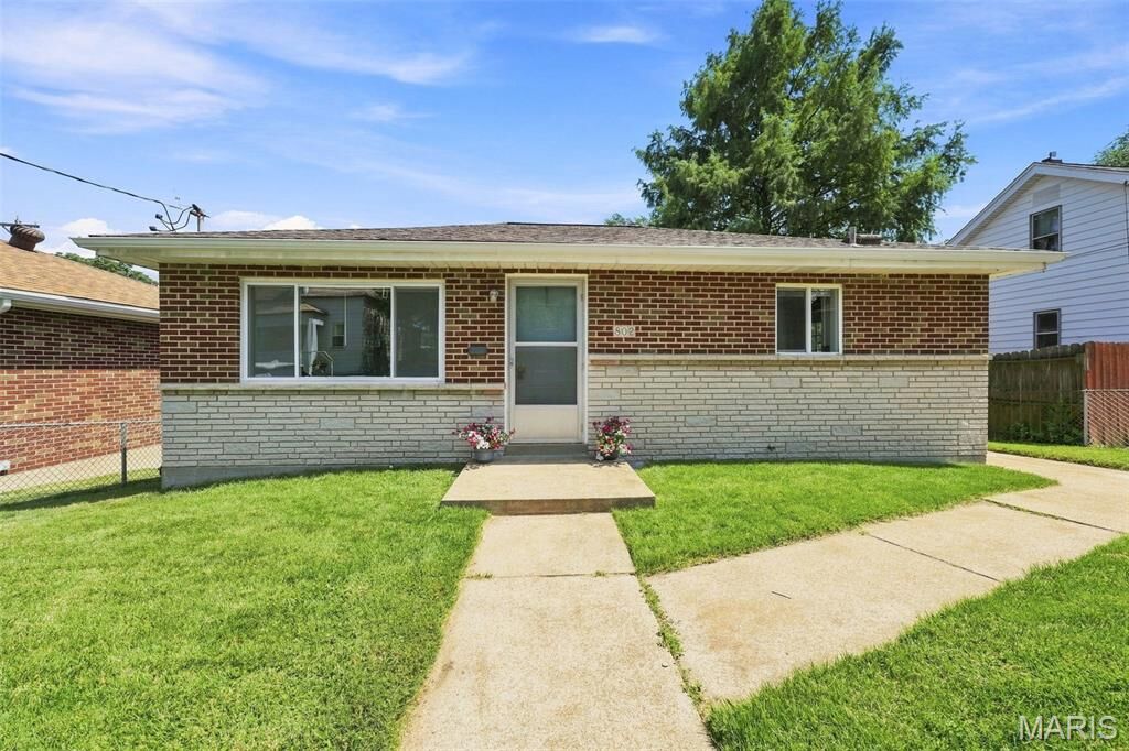 Property Photo:  802 Dammert Avenue  MO 63125 