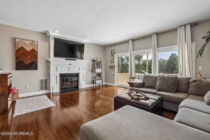 Property Photo:  3 Newport Court  NJ 07740 