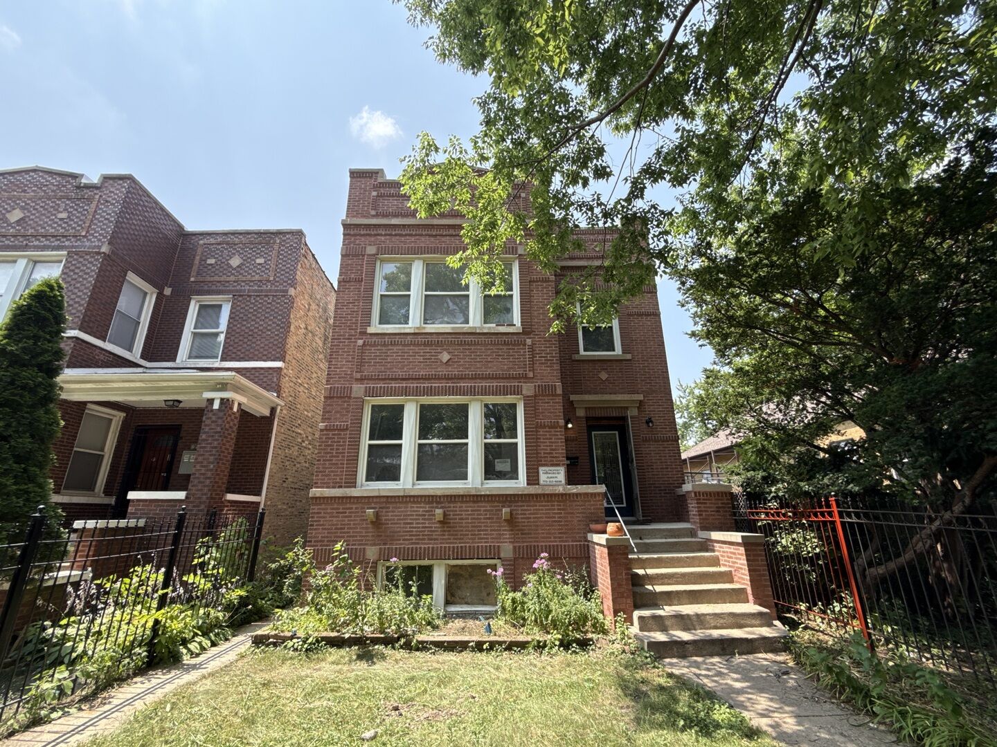 Property Photo:  2552 N Austin Avenue 1  IL 60639 