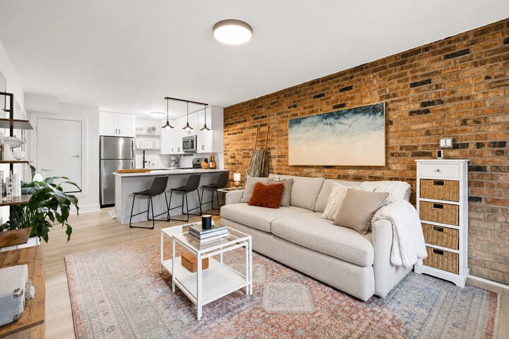 Property Photo:  910 W Diversey Parkway F  IL 60614 