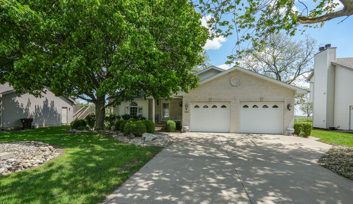 Property Photo:  671 Diversatech Drive N  IL 60950 