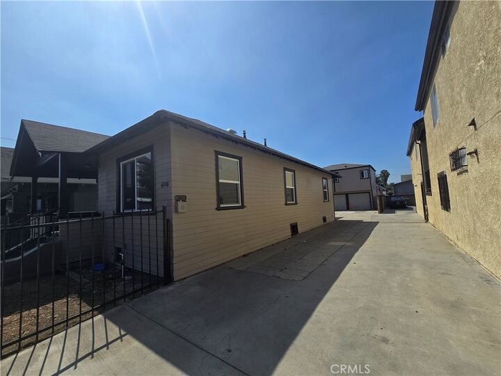 Property Photo:  420 W 53rd  CA 90037 