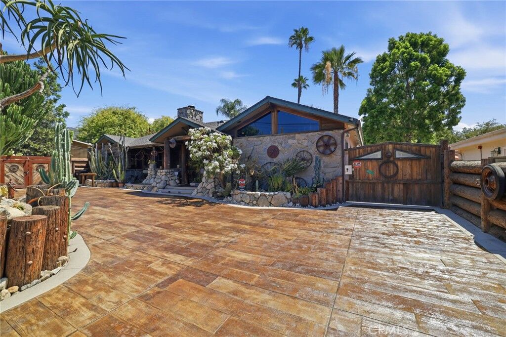 Property Photo: 310 S Mountain Avenue CA 91016