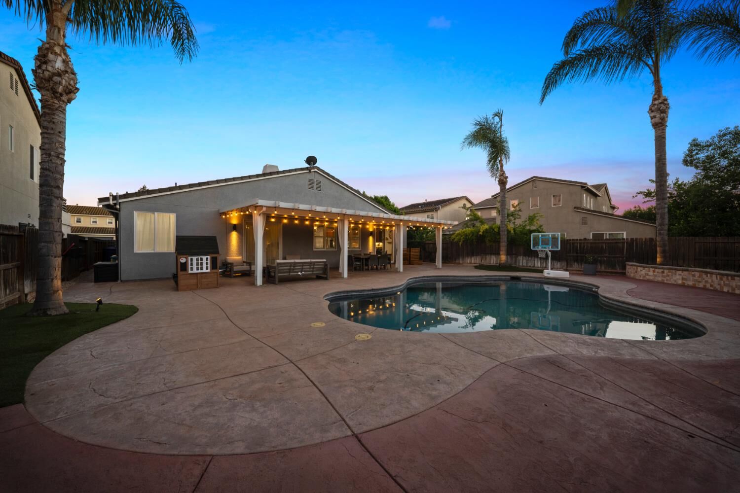 Property Photo:  2505 Cancun Court  CA 95355 