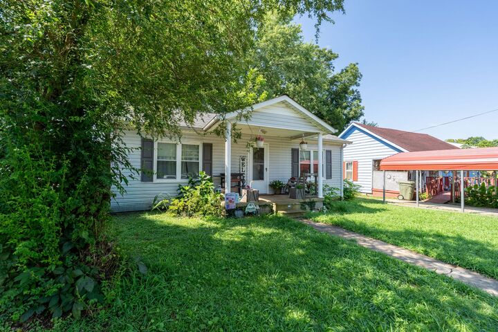 Property Photo:  315 Debus St  TN 38464 