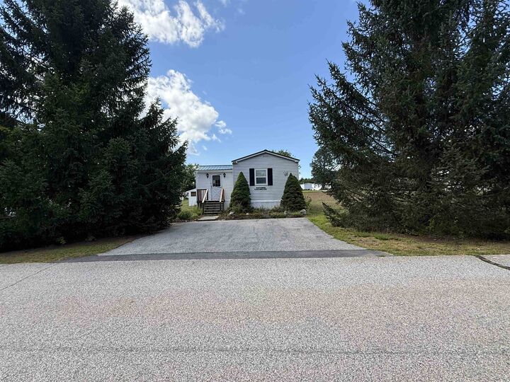 Property Photo:  16 Autumn Drive  NH 03220 