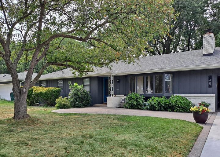 Property Photo: 1487 Lincoln Terrace MN 55421