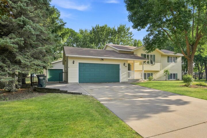 Property Photo:  704 3rd Avenue N  MN 56377 
