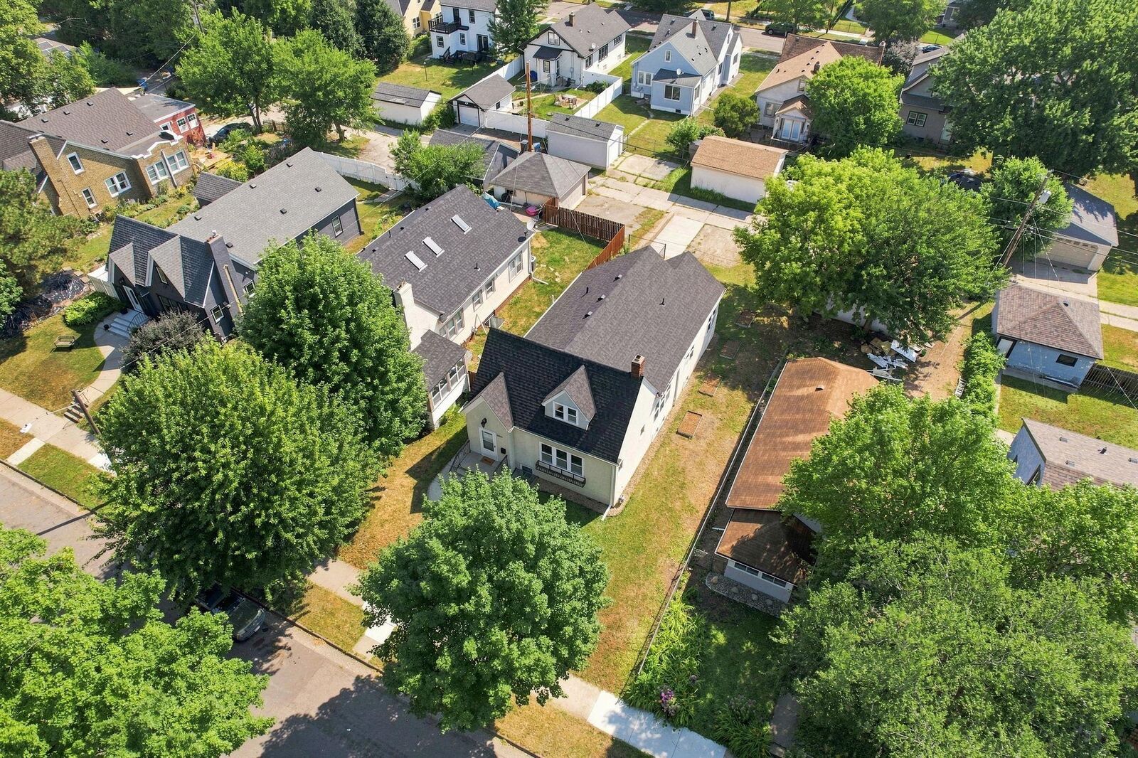 Property Photo: 1500 Vincent Avenue N MN 55411