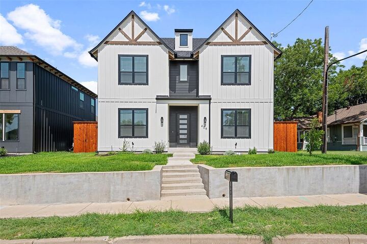 Property Photo:  409 N Rogers Street  TX 75165 