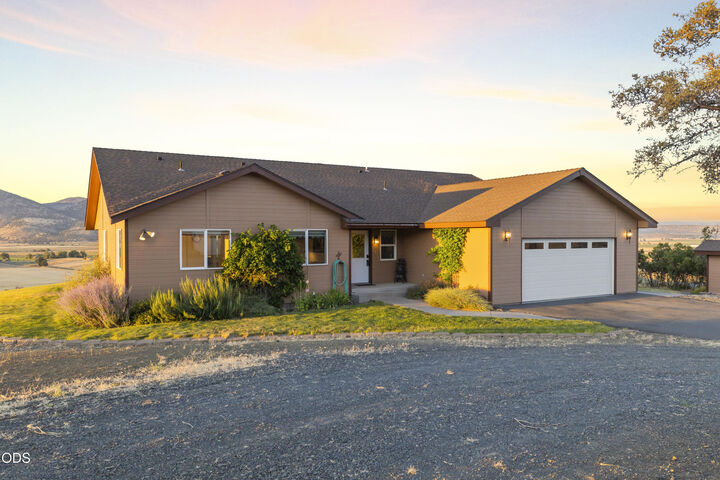 Property Photo:  11811 Falvey Road  OR 97603 
