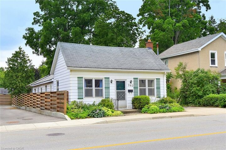 340 King Street W — photo 1
