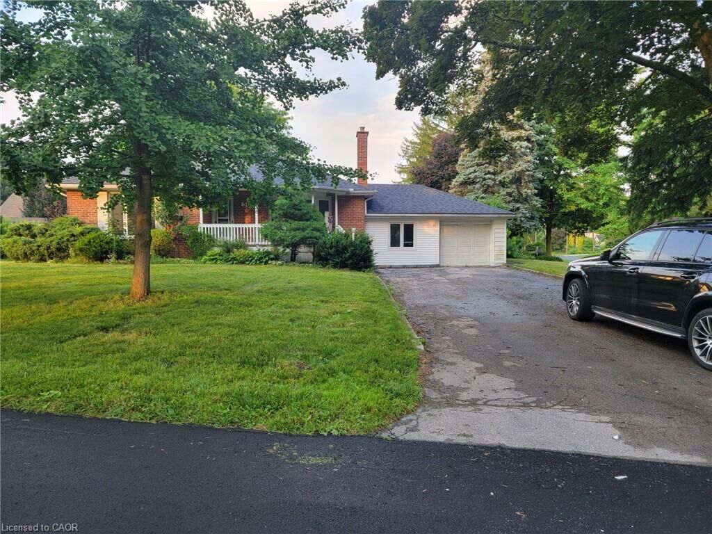 Property Photo:  58 Joanne Court Main  ON L9G 1B1 