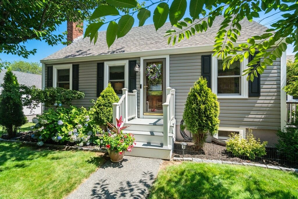 Property Photo:  86 Redfield Rd  MA 01880 