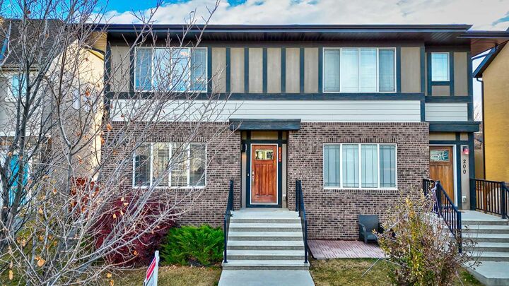 198 Masters Avenue SE — photo 1
