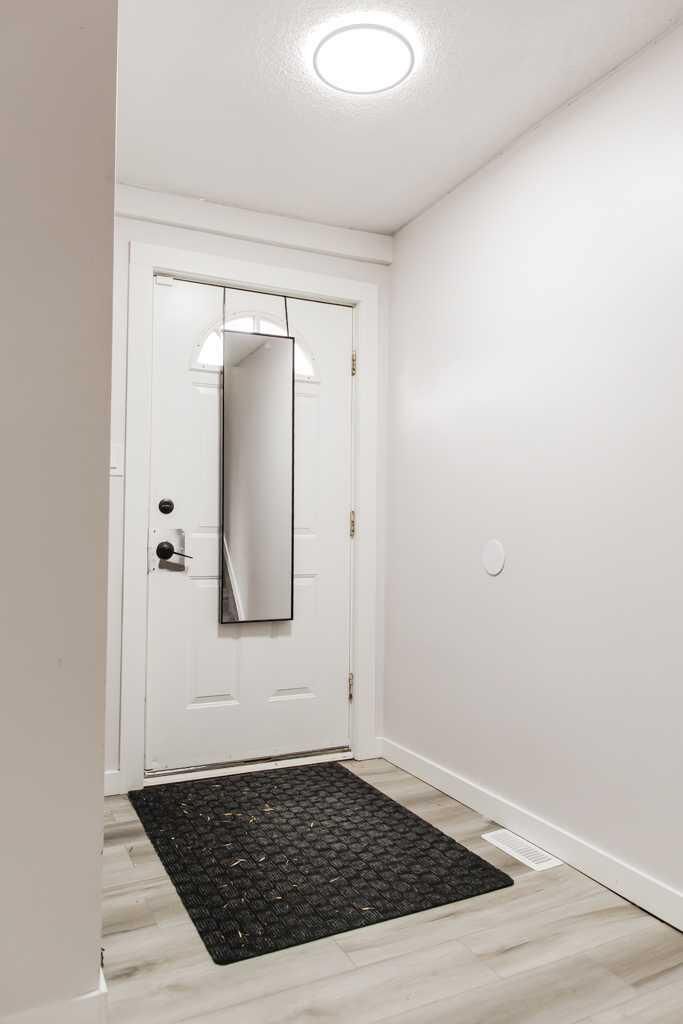 Property Photo:  10031 80 Avenue  AB T8V 4G2 
