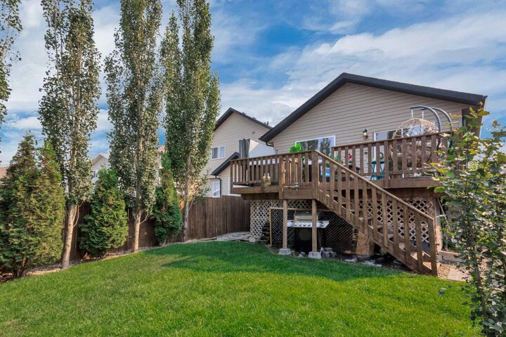 Property Photo: 148 Oswald Close AB T4P 0C1